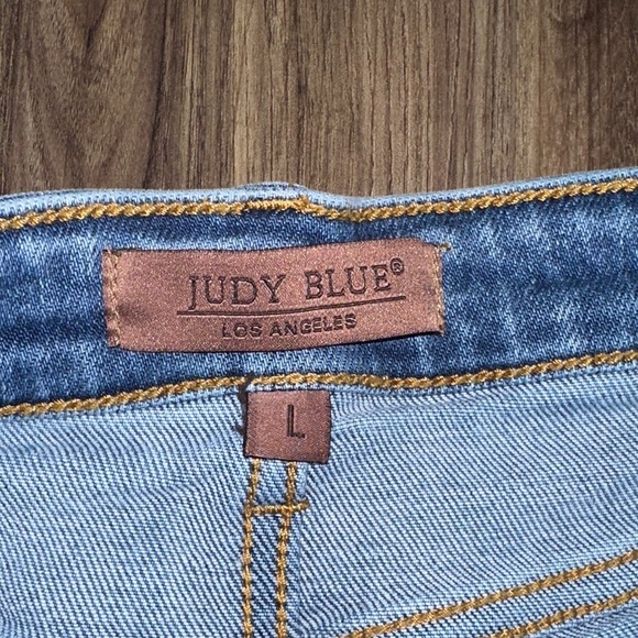 Judy Blue Classic Blue Jean Shorts - Picture 5 of 5
